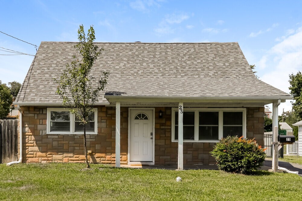 Primary Photo - 25 Dunmore Ave