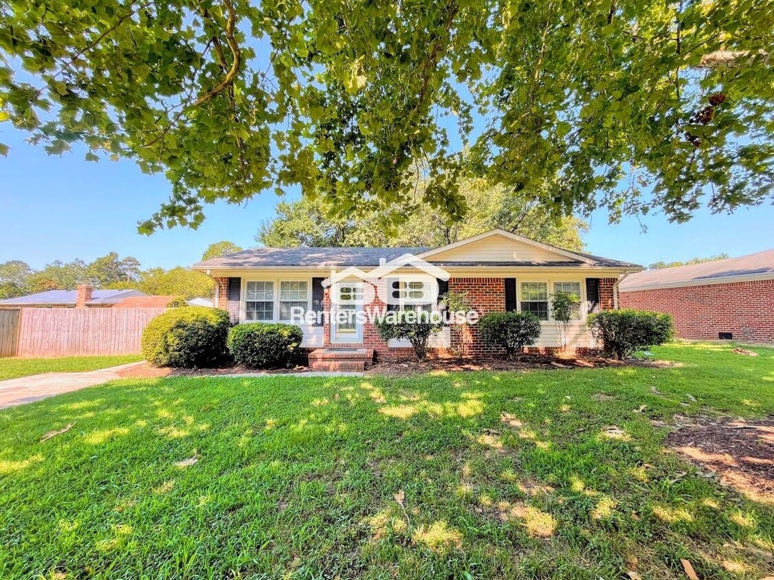 Primary Photo - 3717 Cardinal Ln