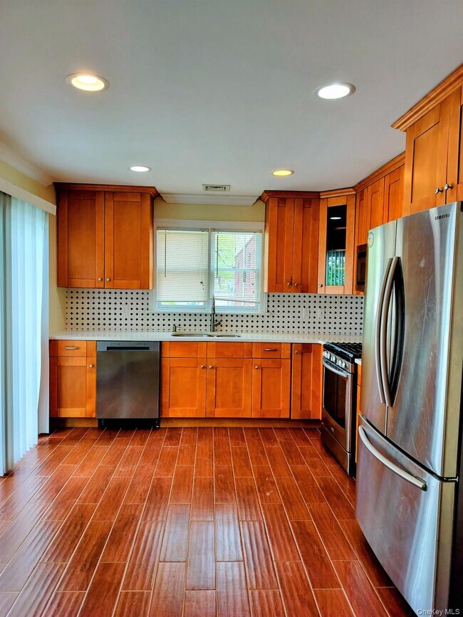 Foto del edificio - 53 Juniper Rd