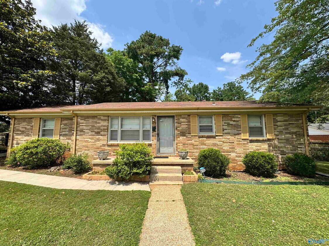 Primary Photo - 3406 Brenda St NW