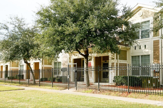 Fulton Village Apartments Houston Tx Building Photo Fulton Village
