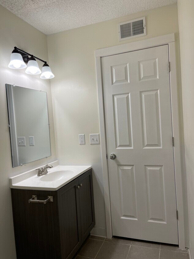Foto principal - 10545 45th Ave N