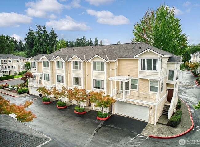Building Photo - Bothell Townhouse