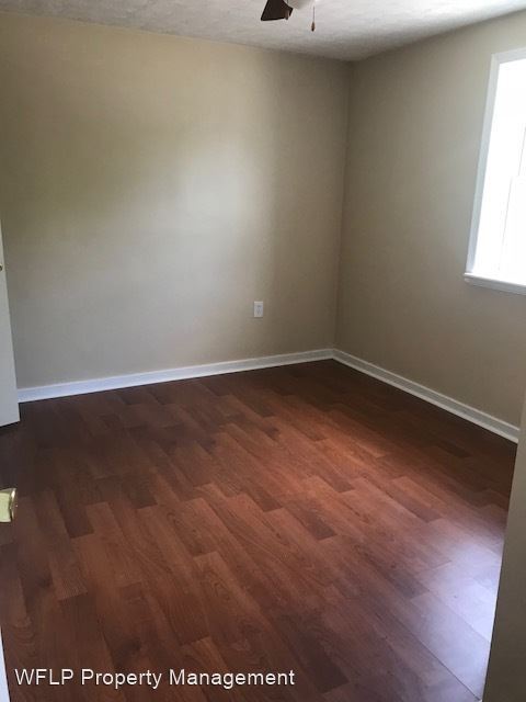Building Photo - 2 br, 1 bath House - 2025 Lakeside Dr