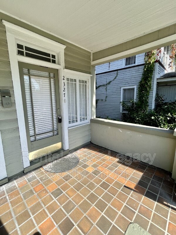 Foto del edificio - 2327 College St