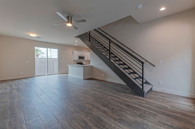Building Photo - 4307 N 13th Pl