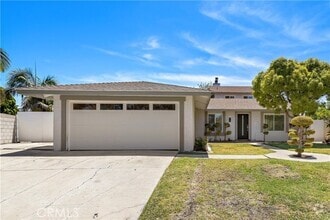 Building Photo - 822 E Borchard Ave