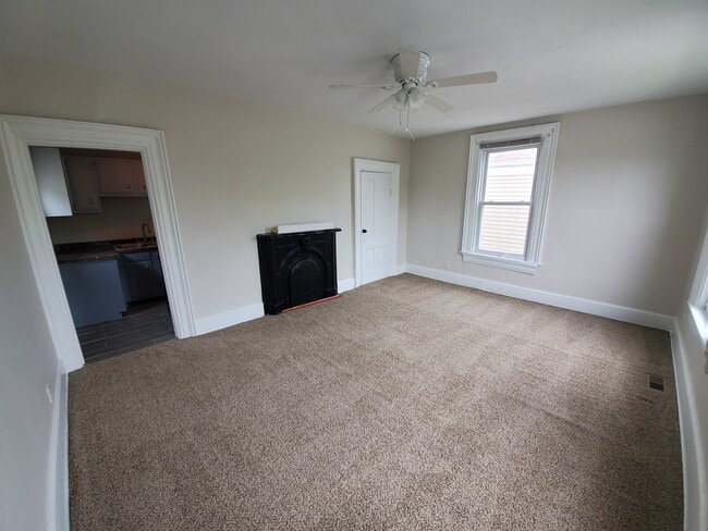 Building Photo - 414 Hoge St