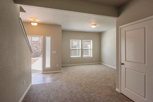 Foto del edificio - 7512 Mount Elbert Pt