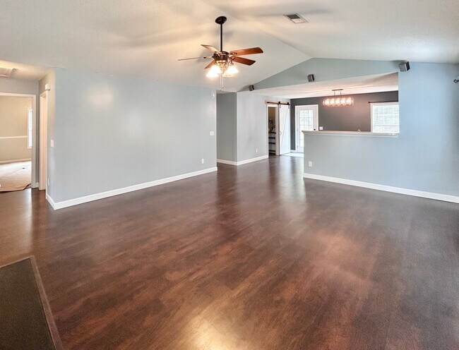 Building Photo - 245 Cardinal Pne Ln