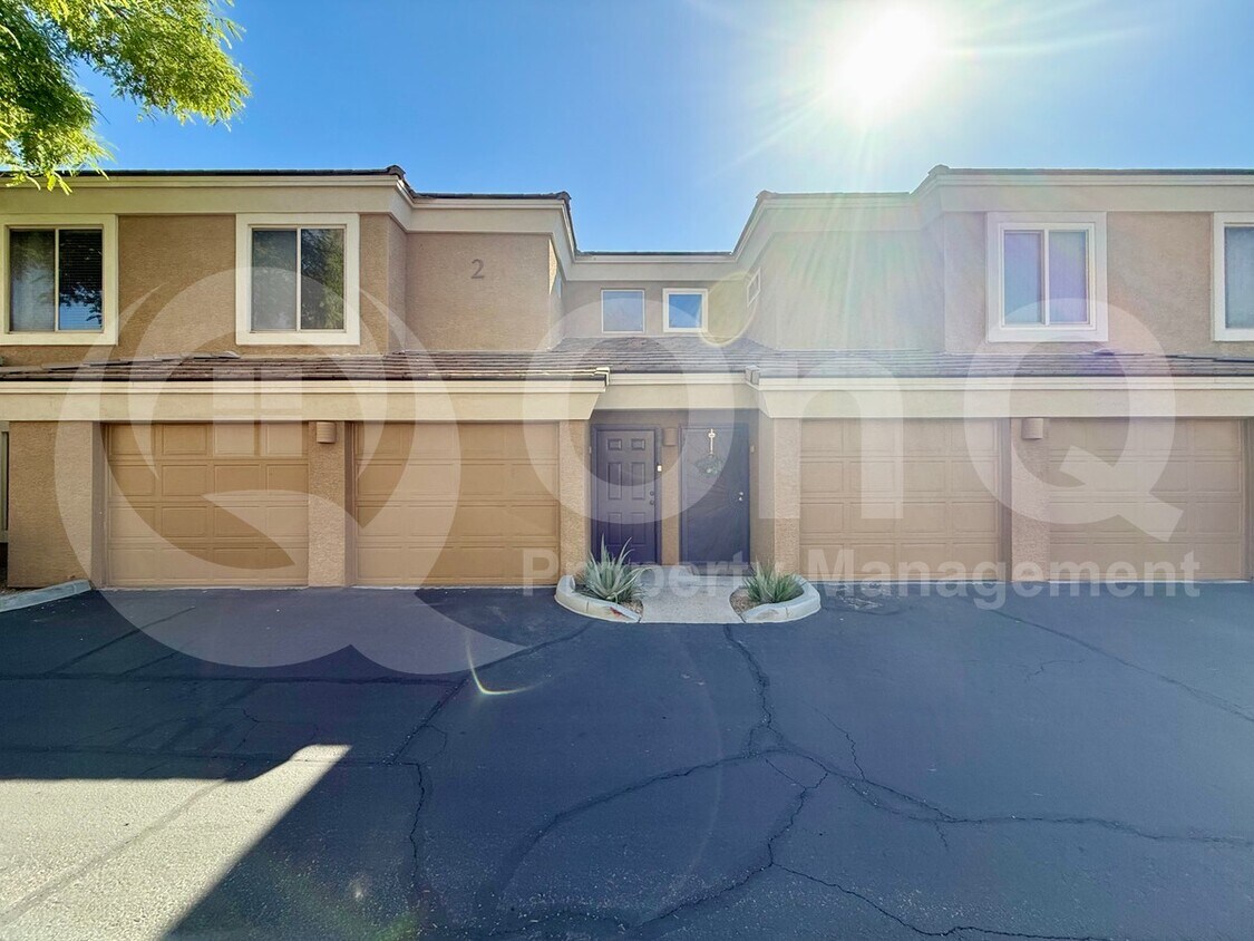 Foto principal - 1411 E Orangewood Ave