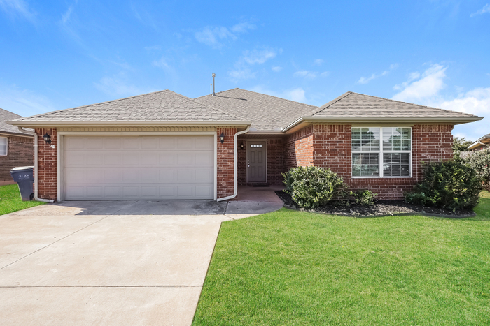 Foto principal - Check out this 3 bed,2 bath
