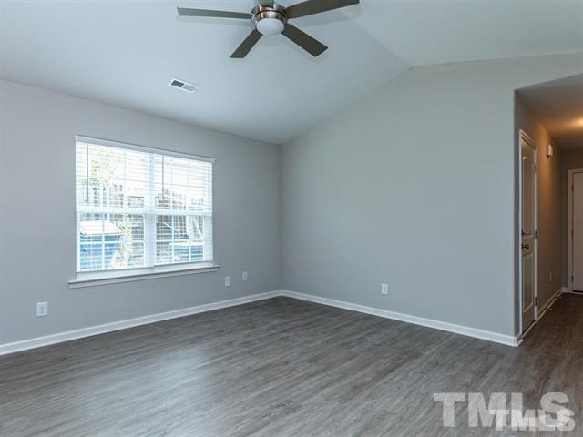 Foto del edificio - 1404 Ikes Pond Ln