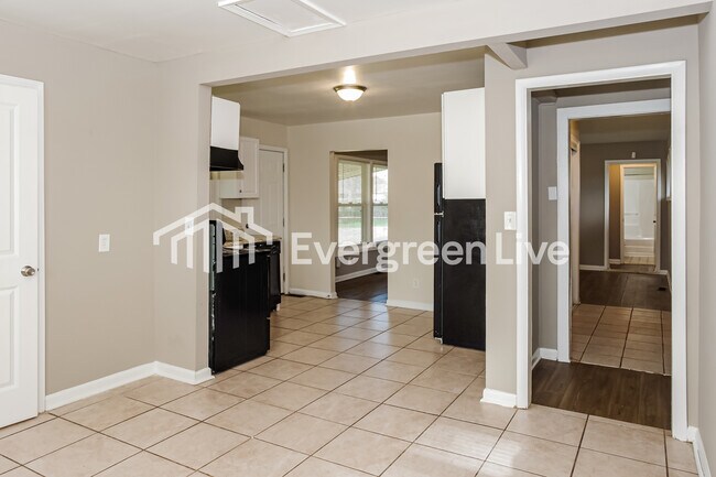 Foto del edificio - 3524 Flamingo Rd SW