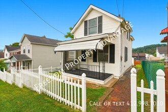 Building Photo - 425 32nd St