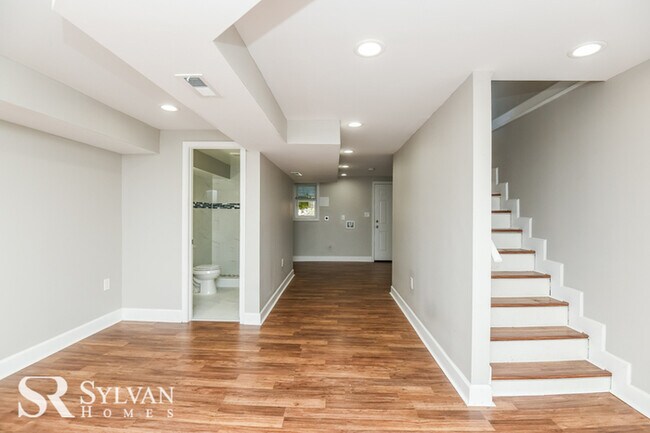 Building Photo - Do not miss out on this 3BR 2BA brick home