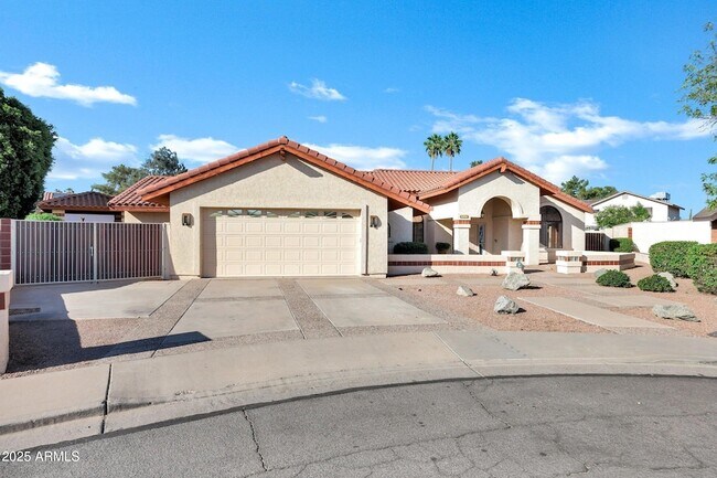Building Photo - 322 E Gary Cir