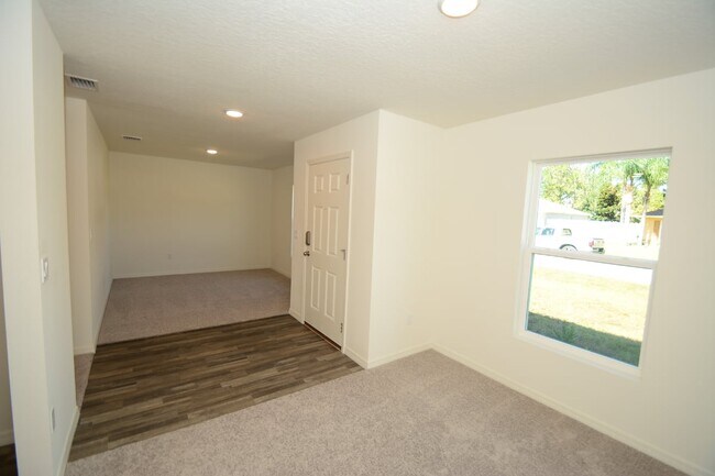 Building Photo - Charming 3-Bedroom Oasis with 2 Full Baths in Palm Coast