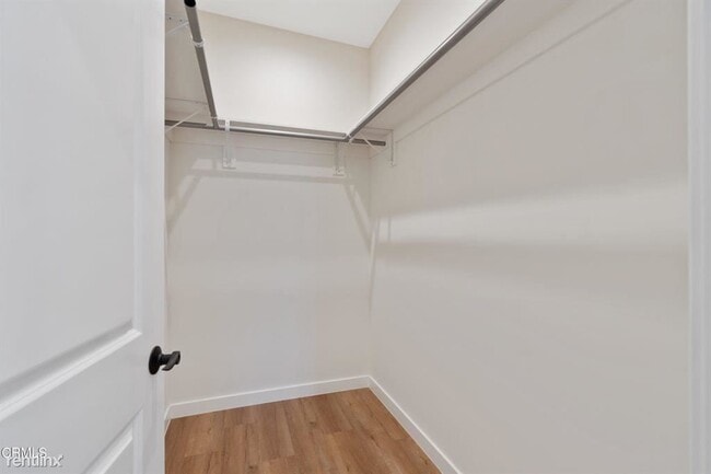 Building Photo - 2 br, 2 bath 4plex - 5423 1/4 Ash St