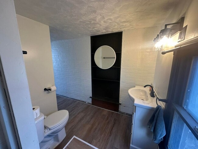 Foto del edificio - 711 W Adams St