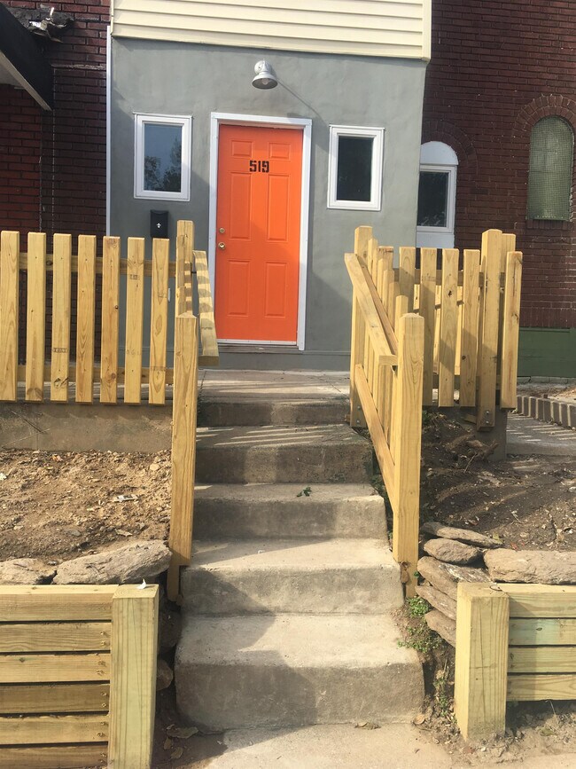 Foto del edificio - 519 E Queen Ln