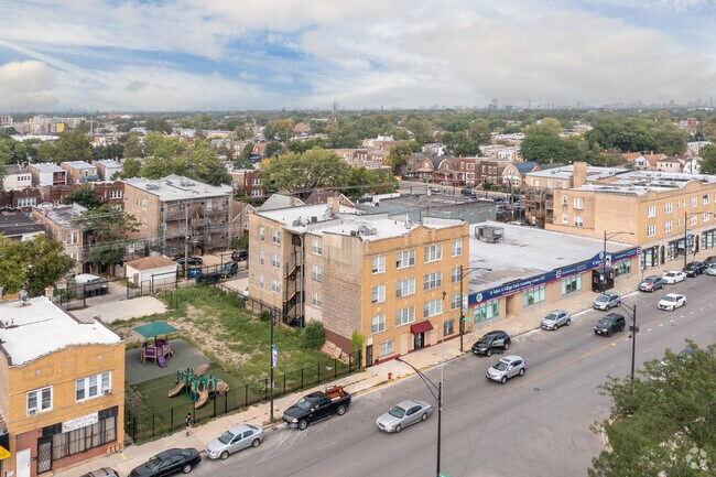Foto aérea - 4024-4026 W Division St