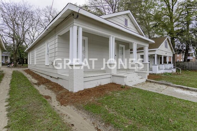Building Photo - 2825 Waverly Ave