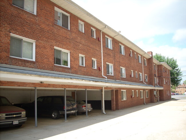 Building Photo - Ballston Garden Apartments