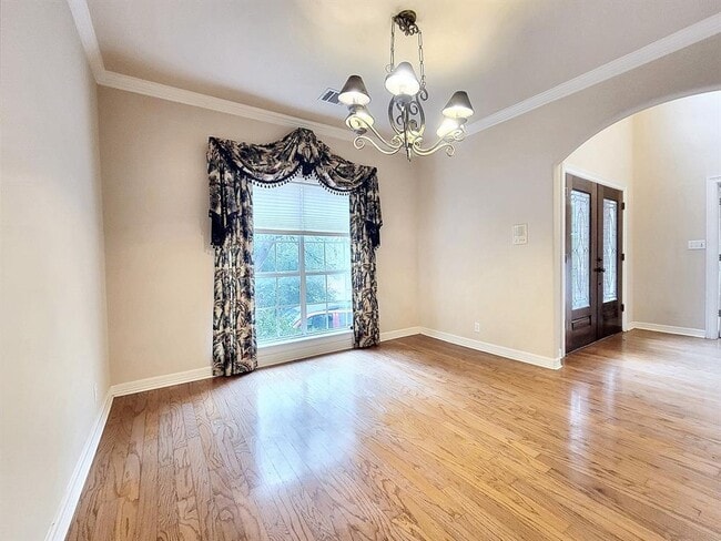 Building Photo - 10526 Grand Oak Cir