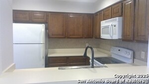 Foto del edificio - 7738 Chambers Rd