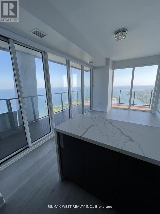 Building Photo - 30 Shore Breeze Dr