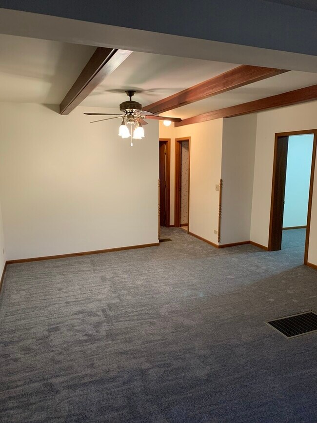 Building Photo - 37W793 Binnie Rd