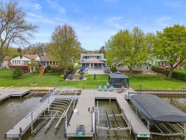 Foto del edificio - 2405 Grove Ln