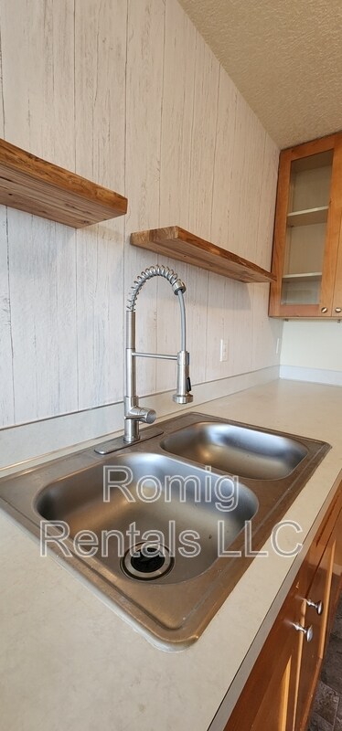 Foto del edificio - 300 N 5th Ave