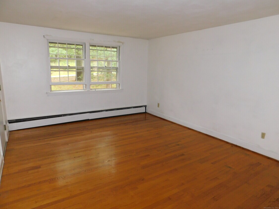 Foto principal - 10 Carpenter Rd