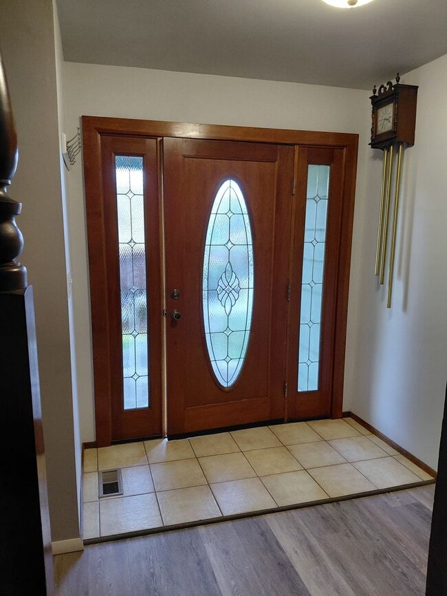 Building Photo - Silverdale Area Home