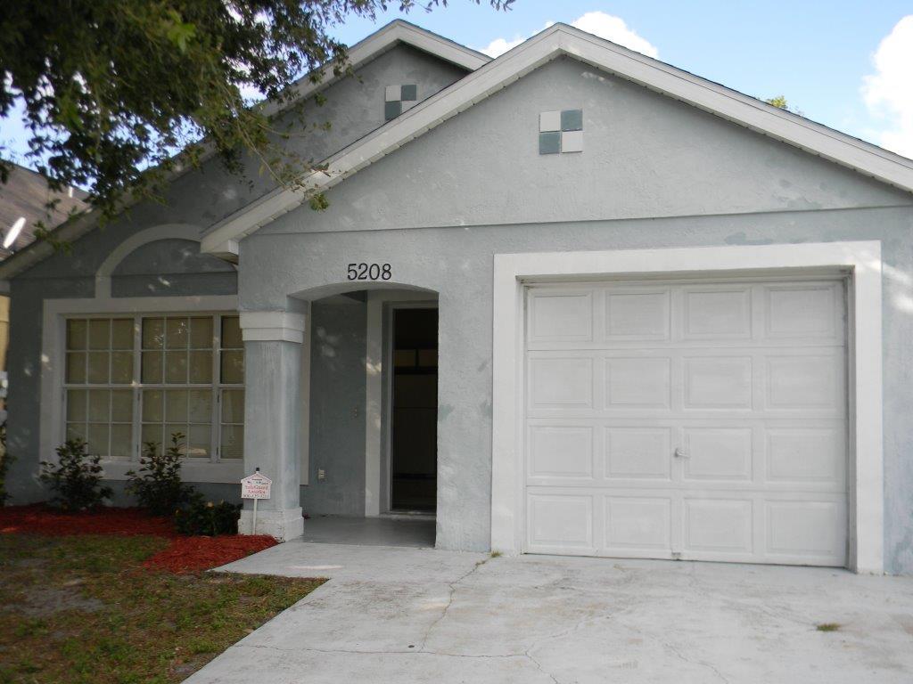 Foto principal - 3 Bed / 2 Bath Home In Orlando - Lockhart
