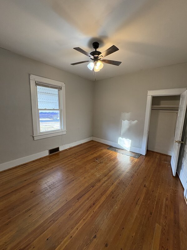 Foto del edificio - 315 Columbia Rd