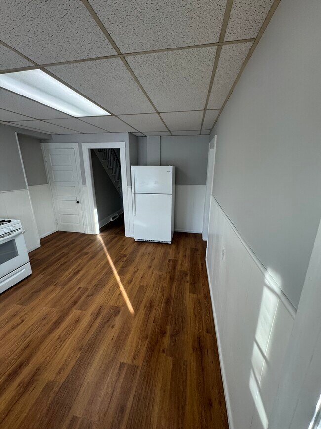 Building Photo - 2 Clinton St