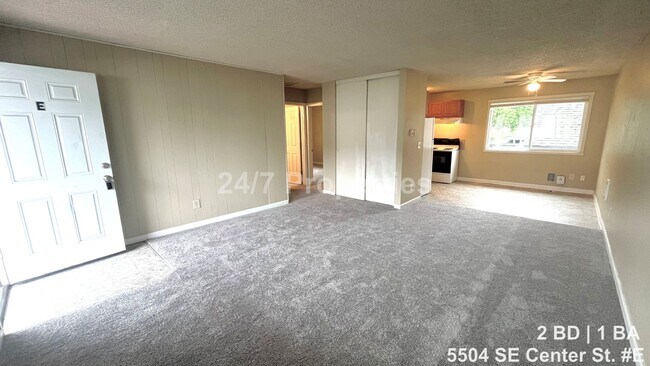Foto del edificio - Upper-Level 2 BD | 1 BA Home - FoPo