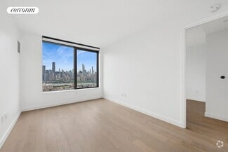 Building Photo - 3 Ct Square W
