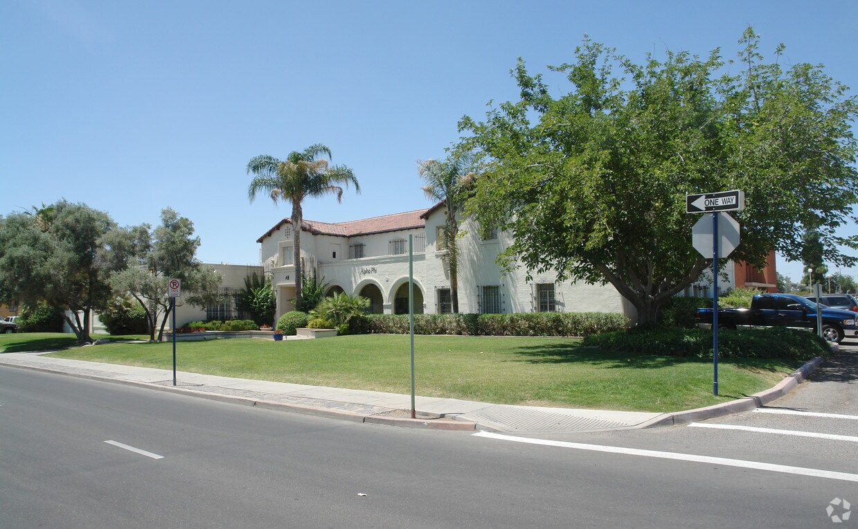 Foto principal - 1339 E 1st St