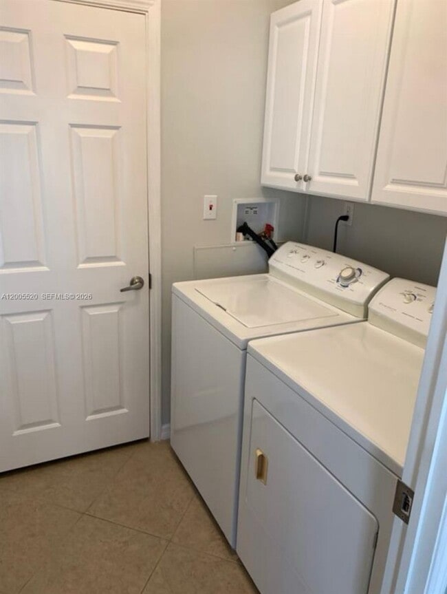 Foto del edificio - 3021 SW 52nd Ave