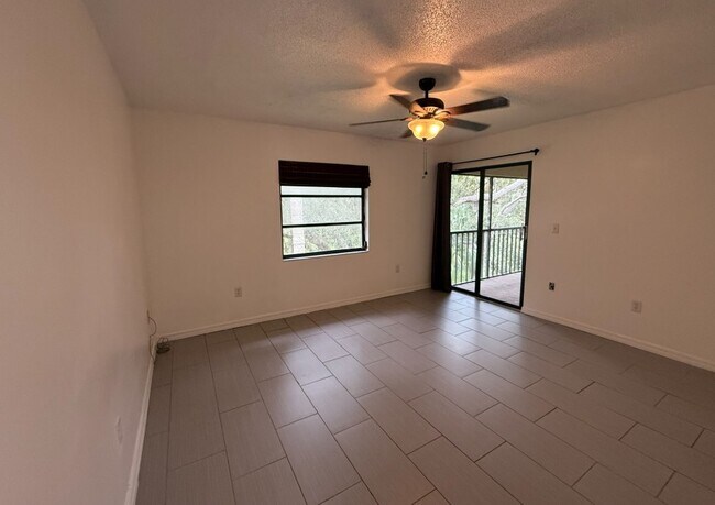 Building Photo - 851 Mecca Dr