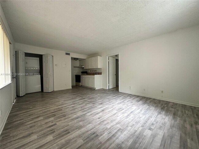 Foto del edificio - 4301 NW 19th St