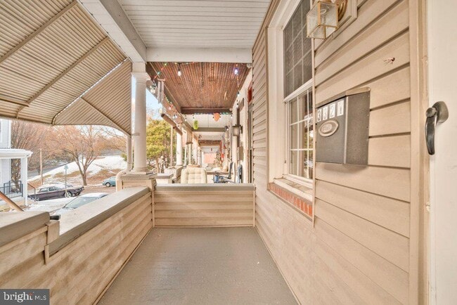 Building Photo - 3321 Elm Ave