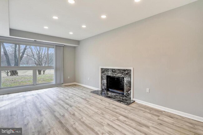 Building Photo - 3372 Tanterra Cir