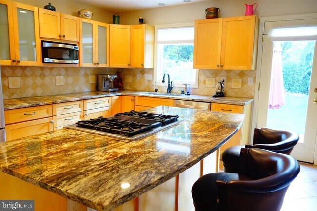 Building Photo - 5303 Burling Terrace