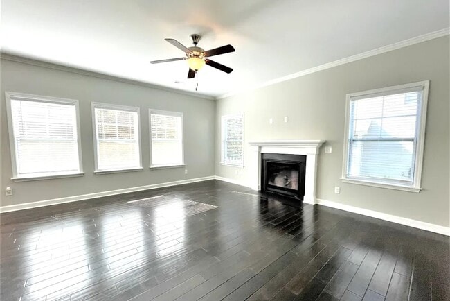 Foto del edificio - 271 Water Mill Rd