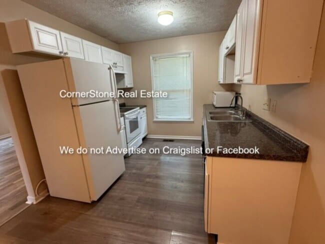 Building Photo - 629 Torhunta Dr